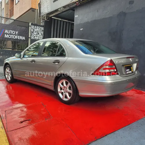 Mercedes Benz C180, Modelo 2005 - Imagen 7