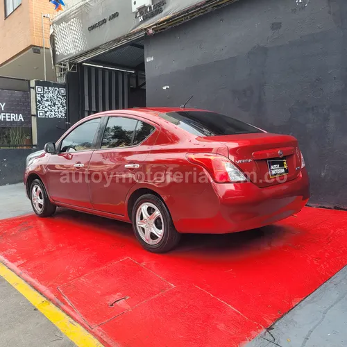 Nissan Versa Advance, Modelo 2012 - Imagen 3