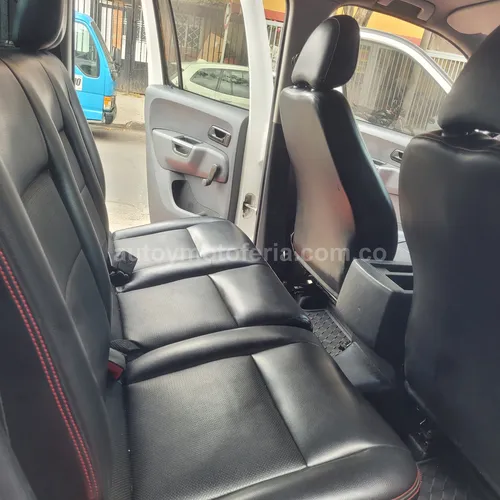 Volkswagen Amarok 4x4, Modelo 2011 - Imagen 4