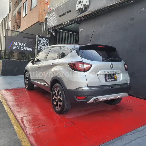RENAULT CAPTUR 2024 SALVAMENTO