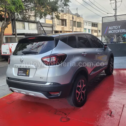 RENAULT CAPTUR 2024 SALVAMENTO