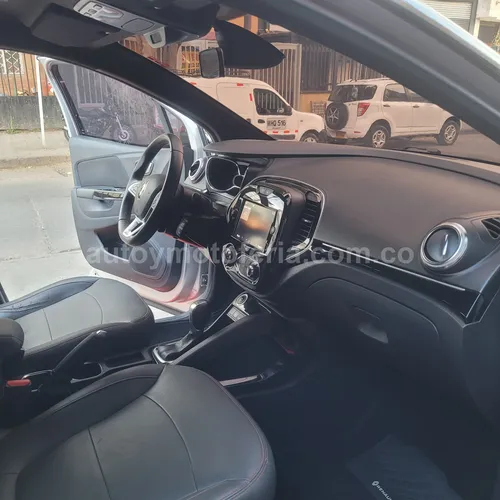 RENAULT CAPTUR 2024 SALVAMENTO