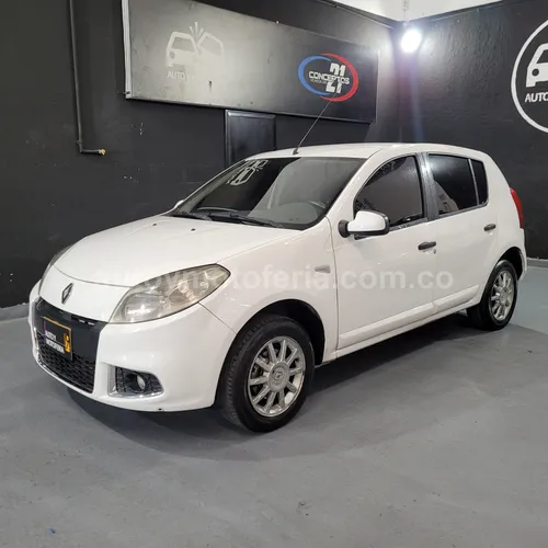 RENAULT SANDERO 2015