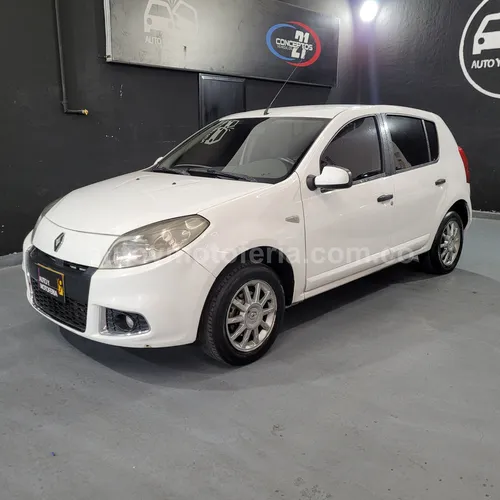 RENAULT SANDERO 2015