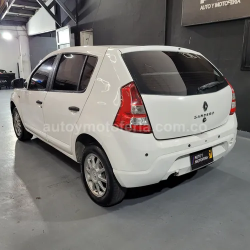 RENAULT SANDERO 2015