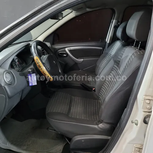 RENAULT SANDERO 2015