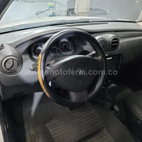 RENAULT SANDERO 2015