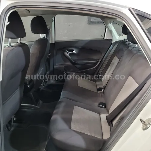 Volkswagen Vento Comfortline, Modelo 2016 - Imagen 12