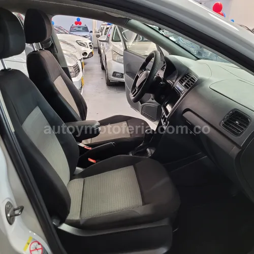 Volkswagen Vento Comfortline, Modelo 2016 - Imagen 13