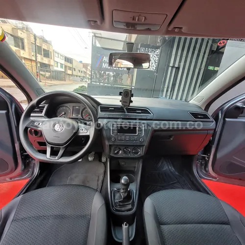 VOLKSWAGEN VOYAGE 2020