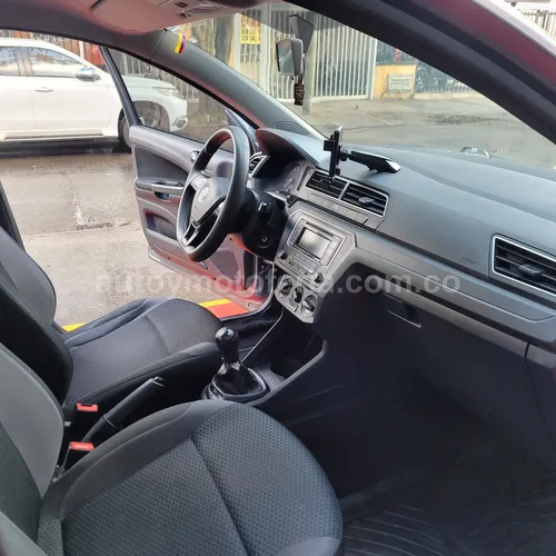 VOLKSWAGEN VOYAGE 2020
