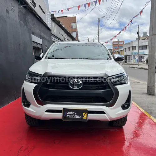TOYOTA HILUX 2022 SALVAMENTO