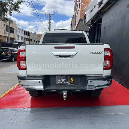 TOYOTA HILUX 2022 SALVAMENTO