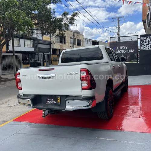 TOYOTA HILUX 2022 SALVAMENTO